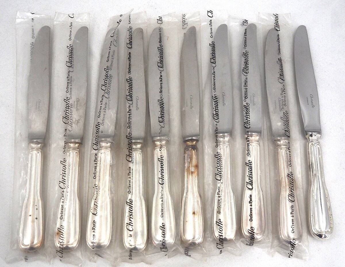 Christofle model Chinon, 10 table knives, of which 9 are intact under sealed blisters.