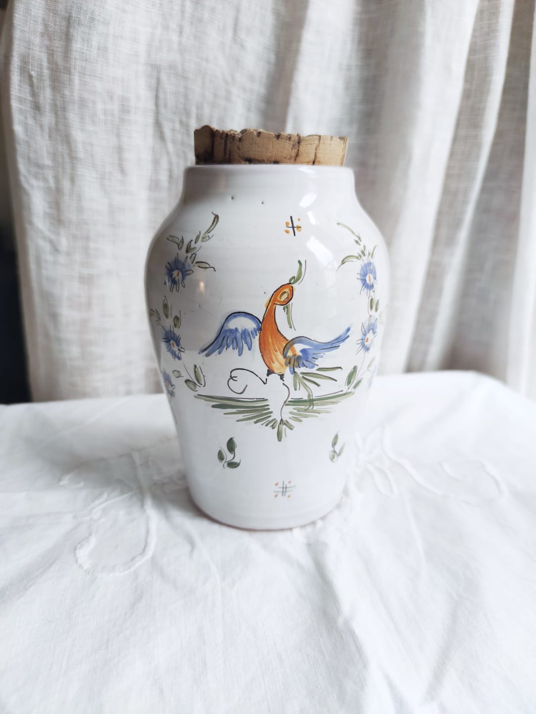Moustiers earthenware pot and its cork