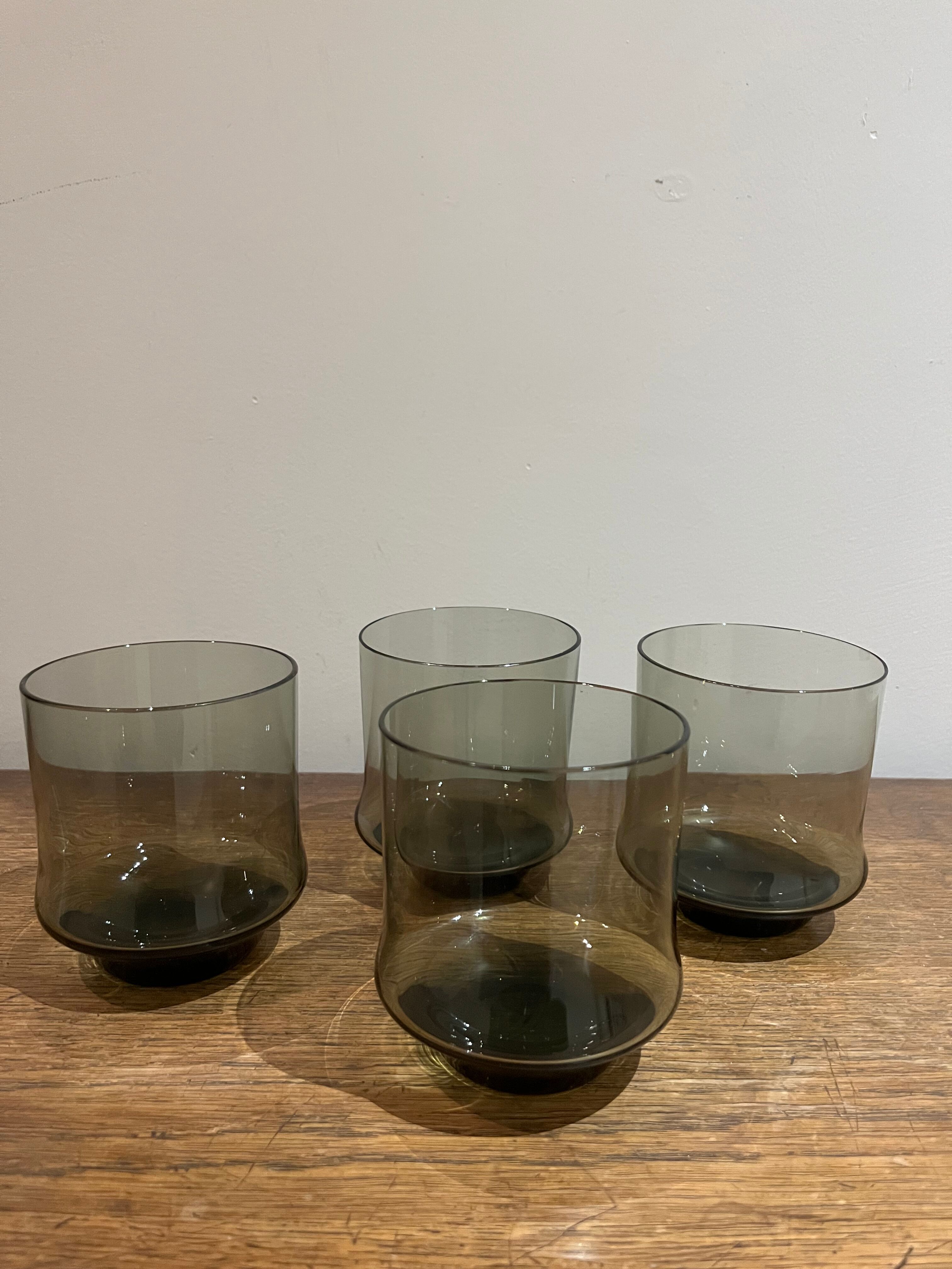 4 glasses 1970
