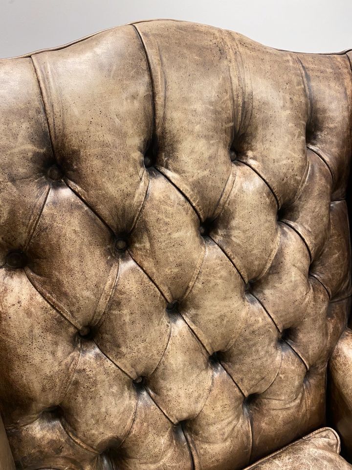 Xixth century  english georgian cigar leather wingback library chairs