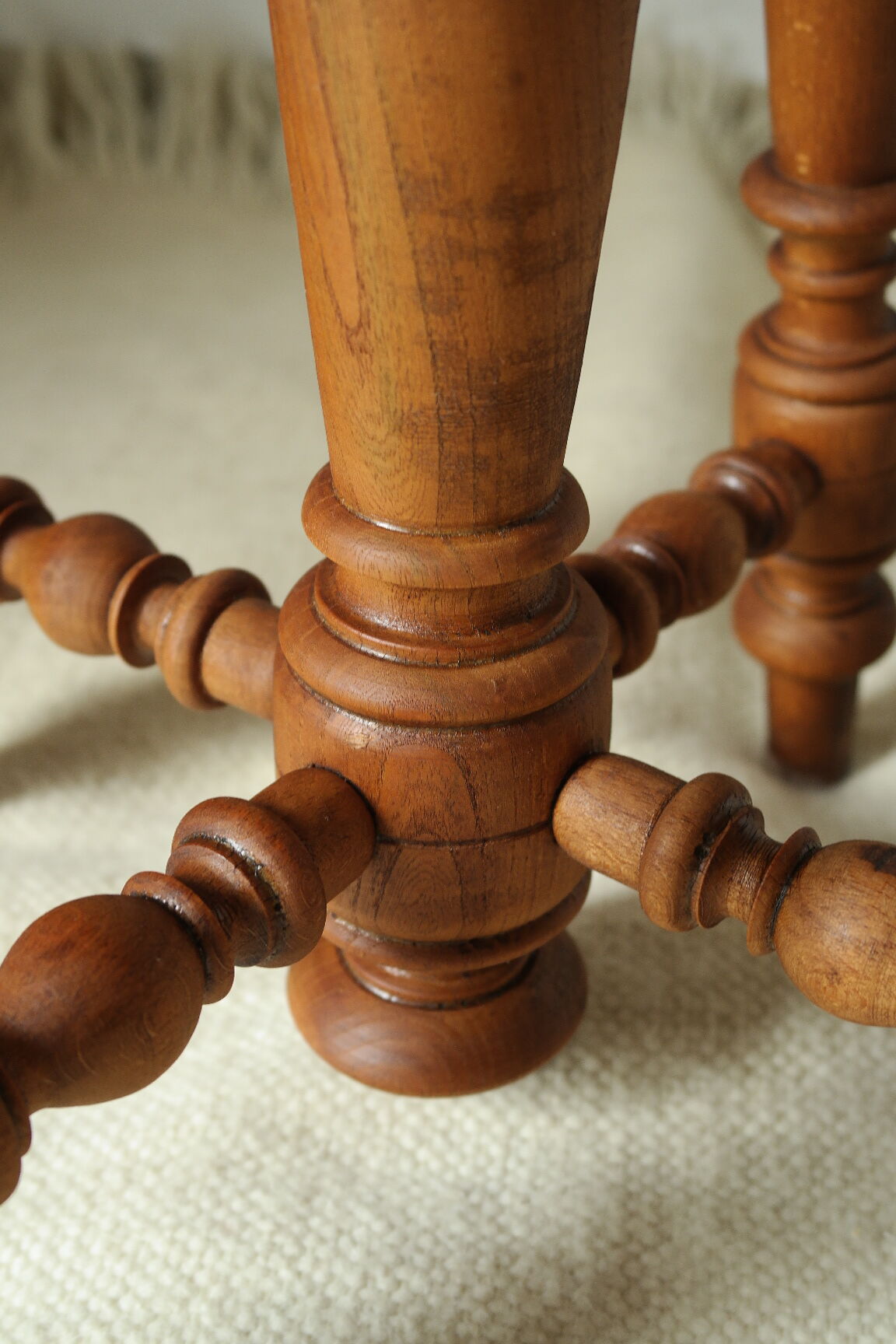 Napoleon III piano stool