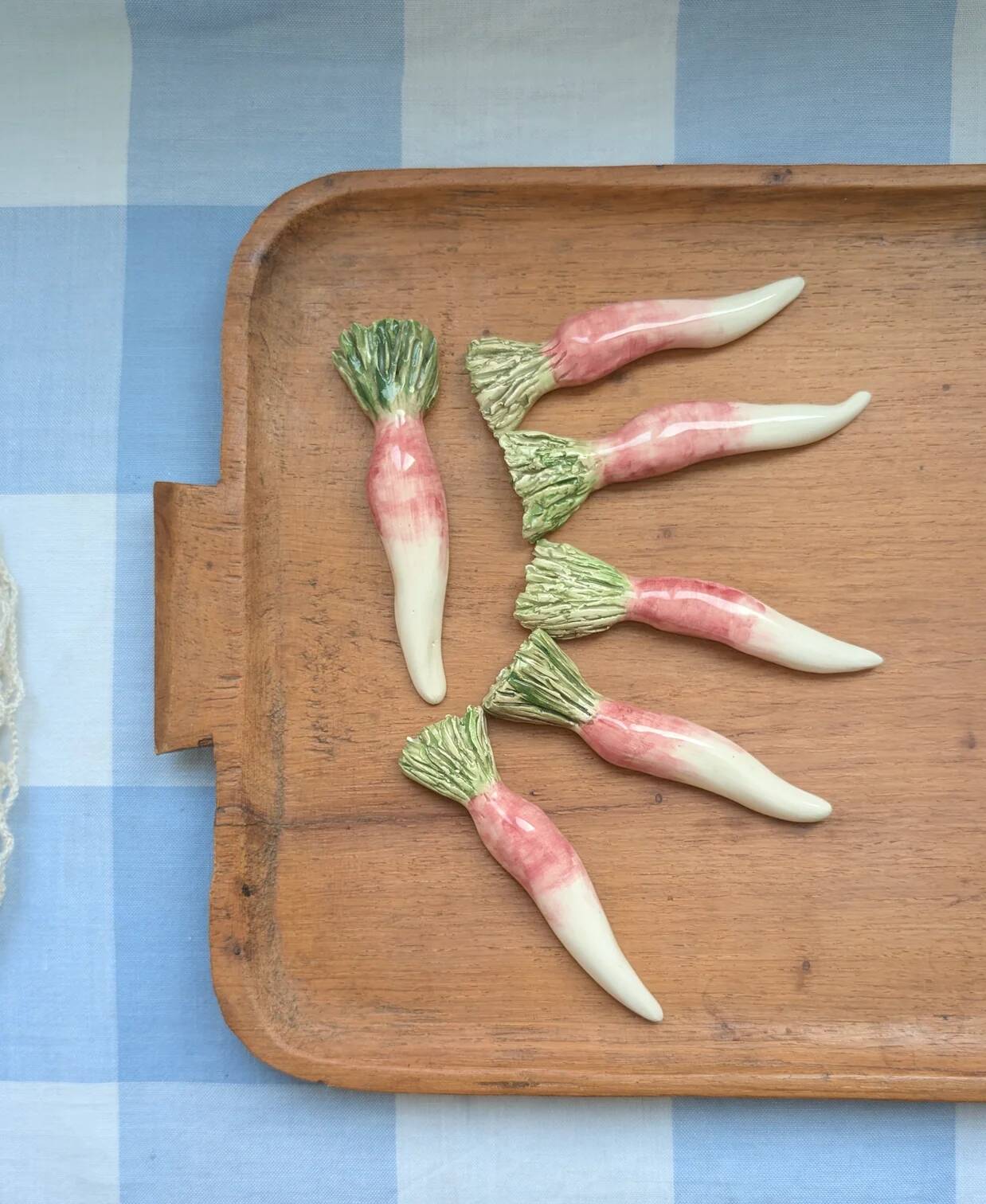 Set of 6 radish-shaped knife rests