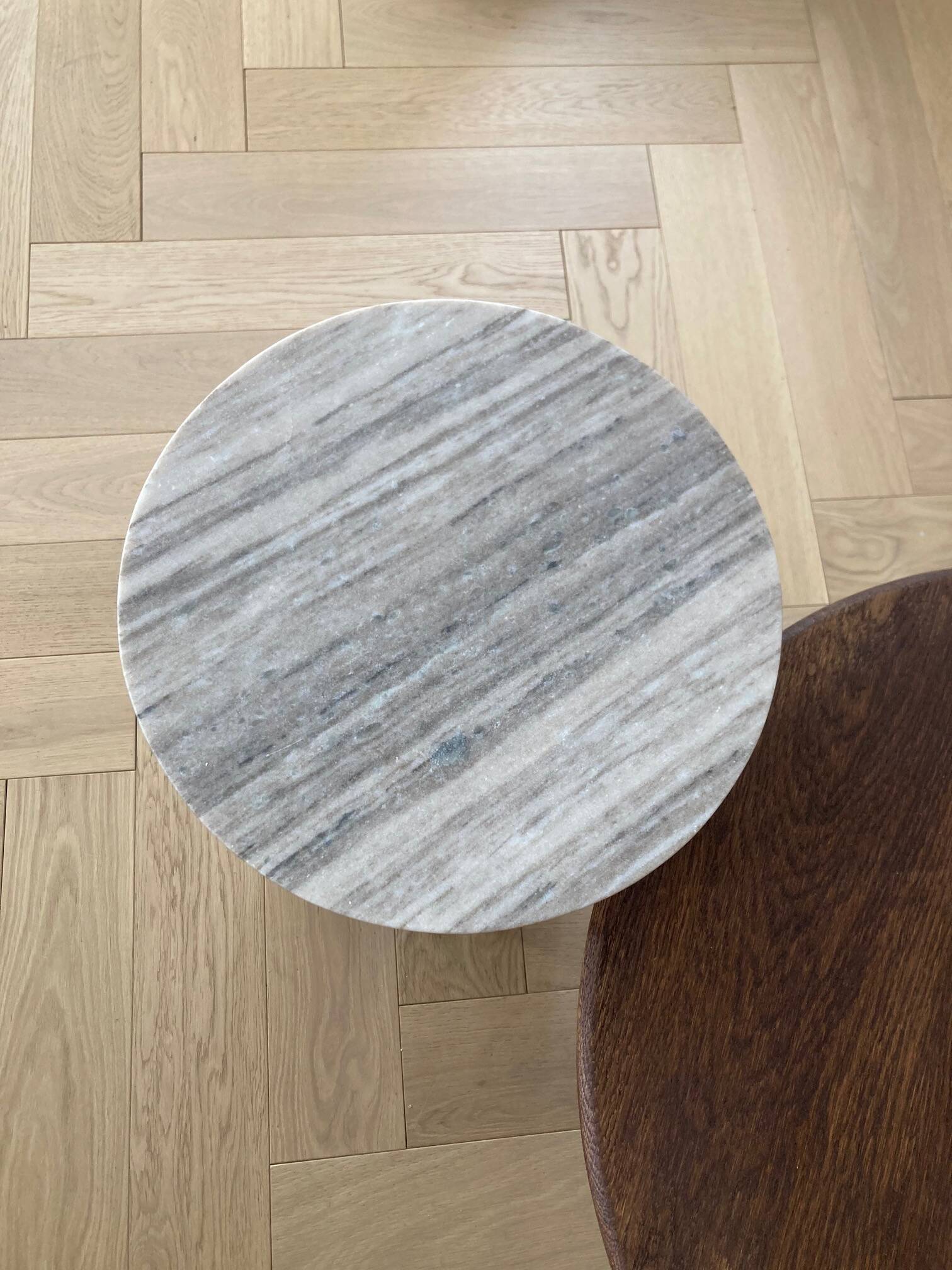 Minimalist style nesting coffee table