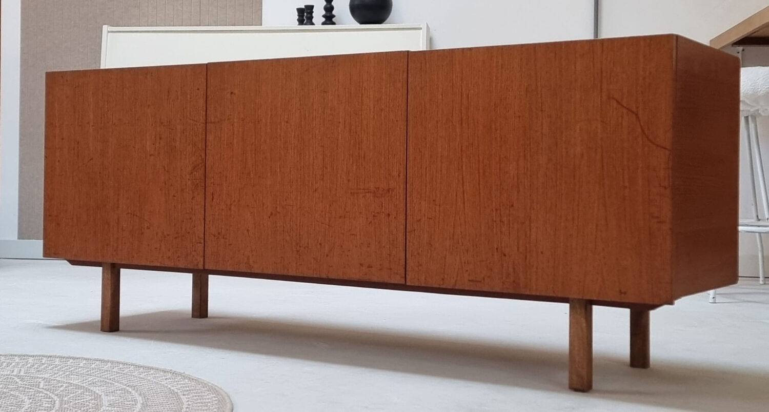 Lowboard du milieu du siècle