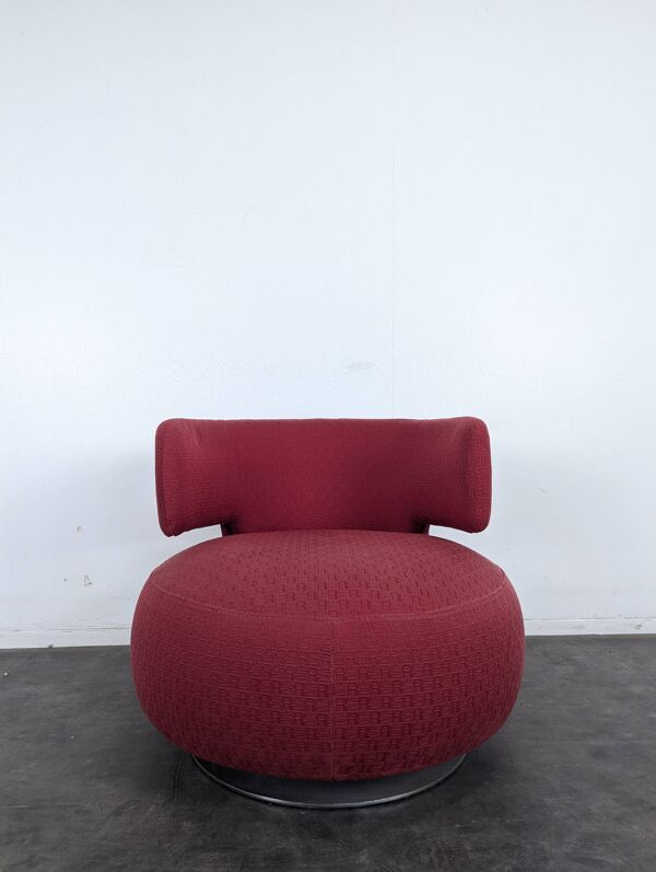 Fauteuil pivotant Roche Bobois tissu rouge à motifs années 2000