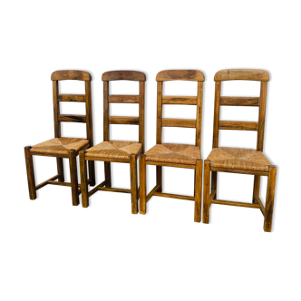 4 mulched chairs