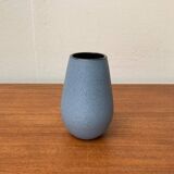 Minimalist German vase from the mid-century pottery studio of Töpferhof Römhild, 1960s.