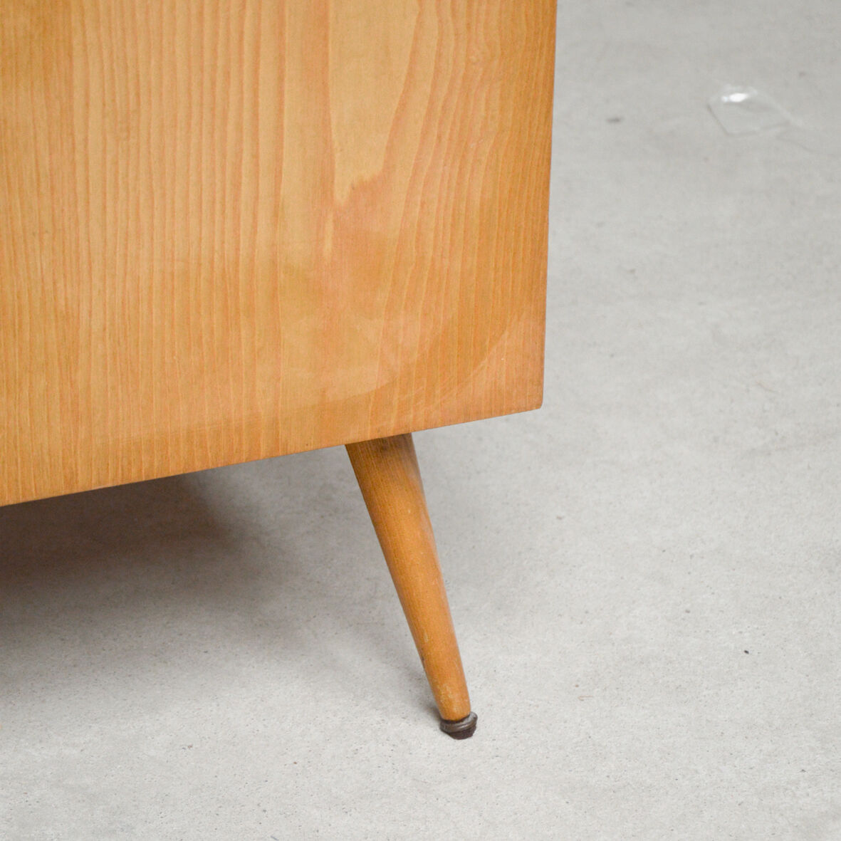 Furniture low feet compass, 1960