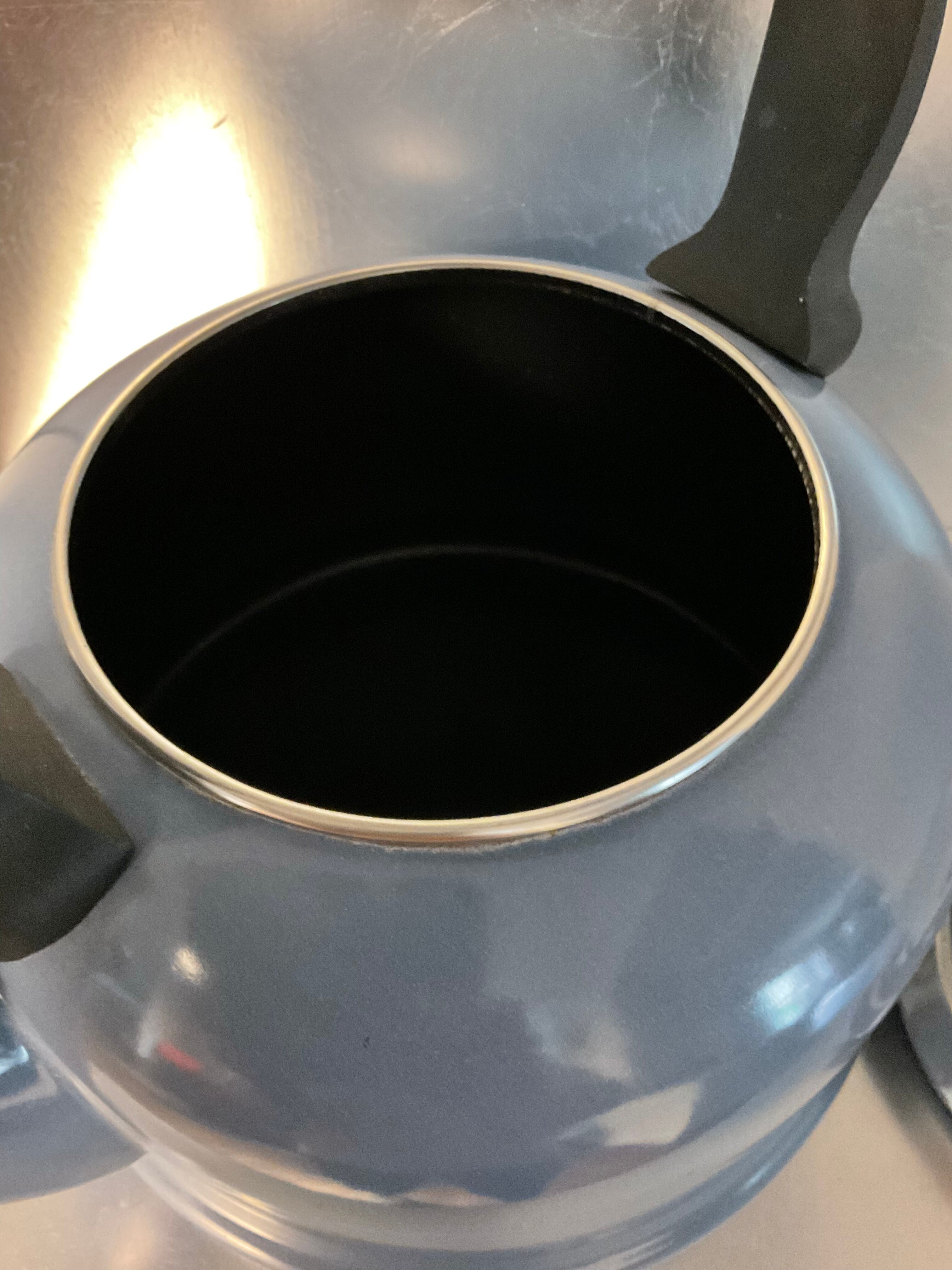 Kettle "le Creuset" 2.1 liters