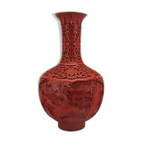 Vase chinois en laque rouge