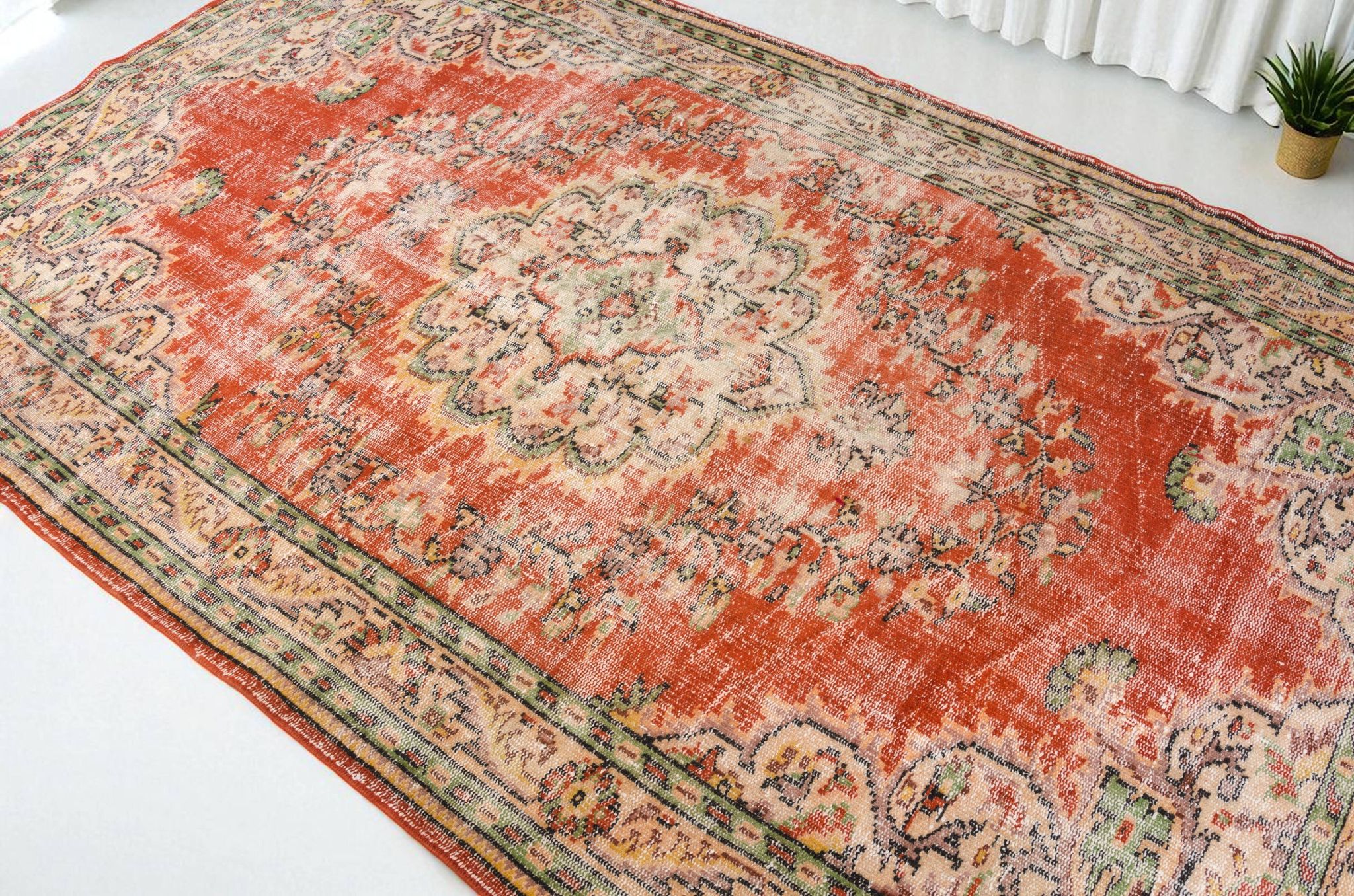 Tapis vintage en laine turque anatolienne