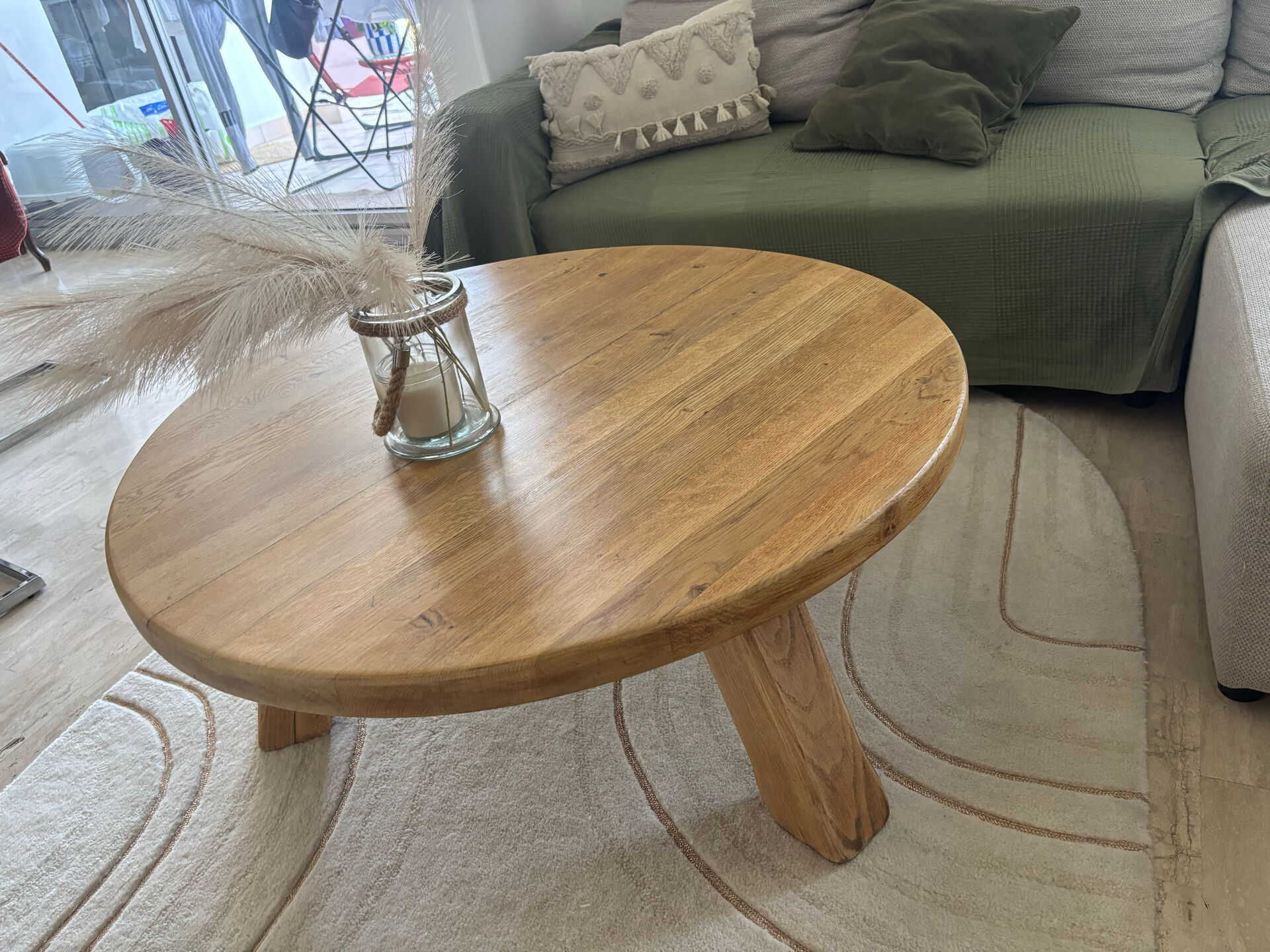 Table basse tripode vintage en bois massif