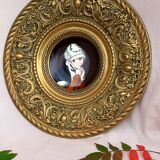 Brass wall decoration repelled hand-painted portrait