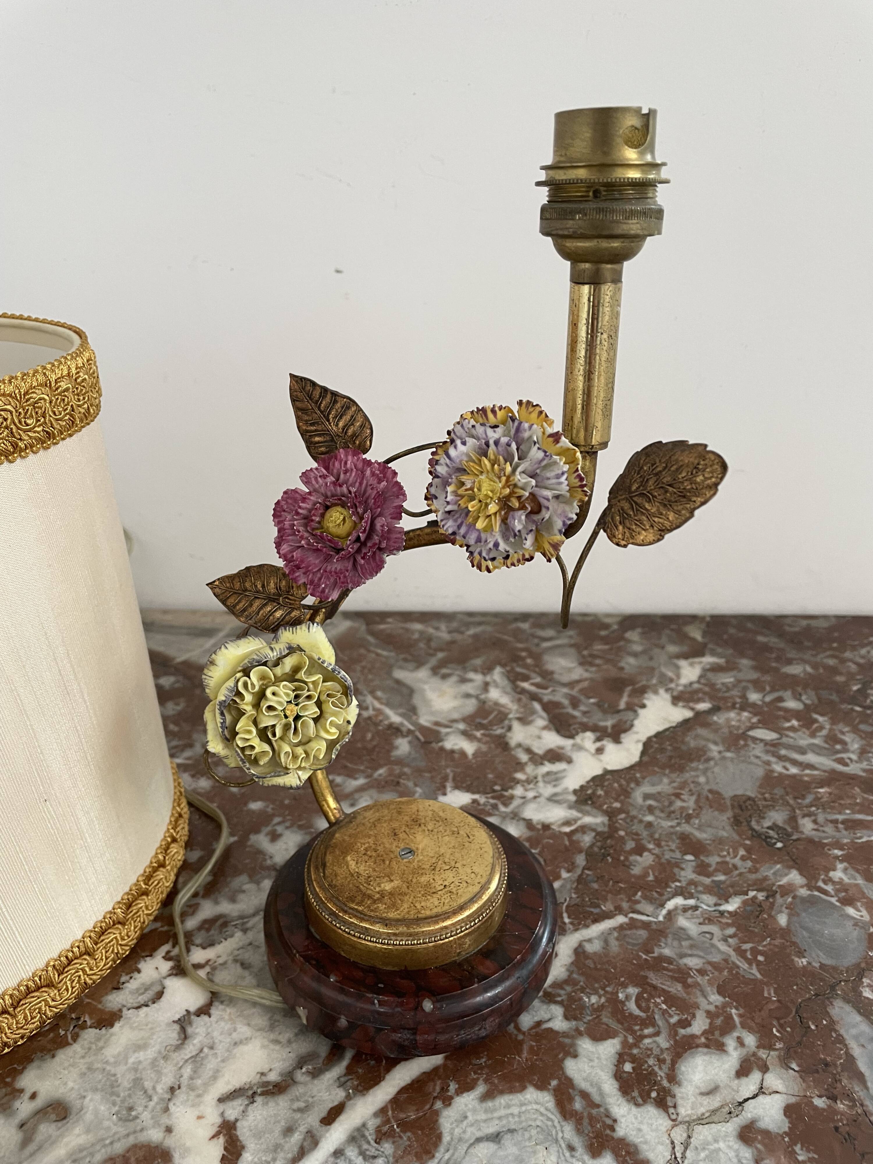 Lamp, Capodimonte, porcelain flowers, polychrome, brass leaves, cherry marble base, lampshade