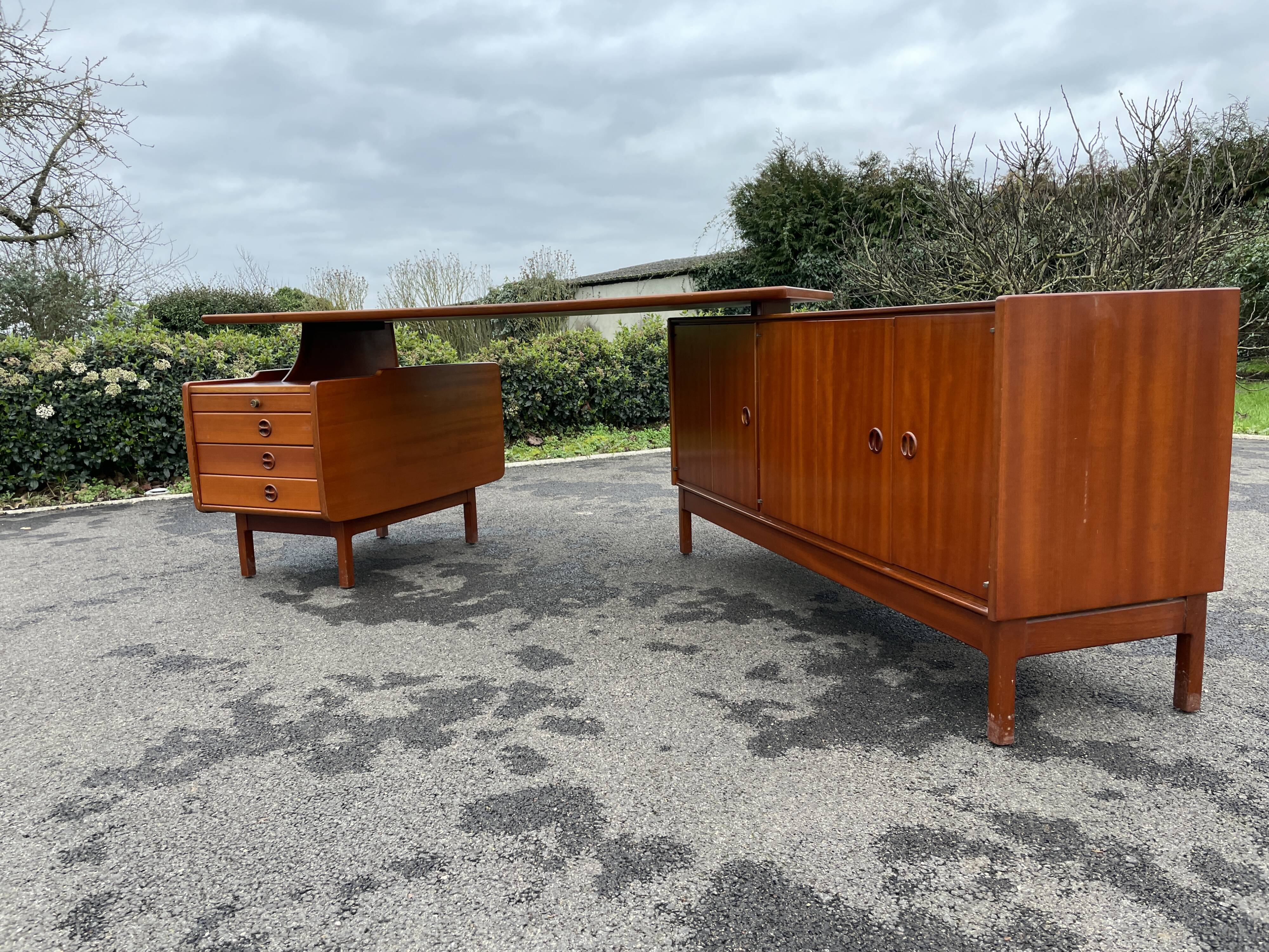 Desk Jacques Hauville 1960 bema and enfilade desk