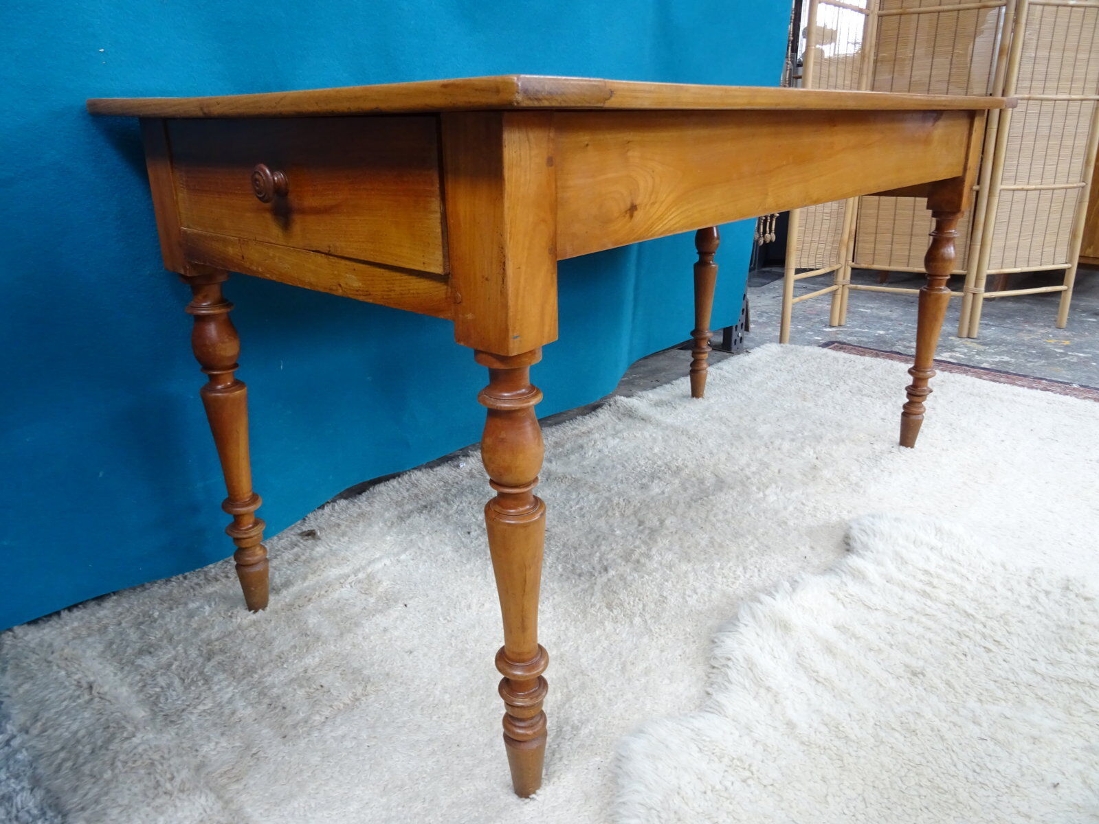 Table de ferme en bois fruitier