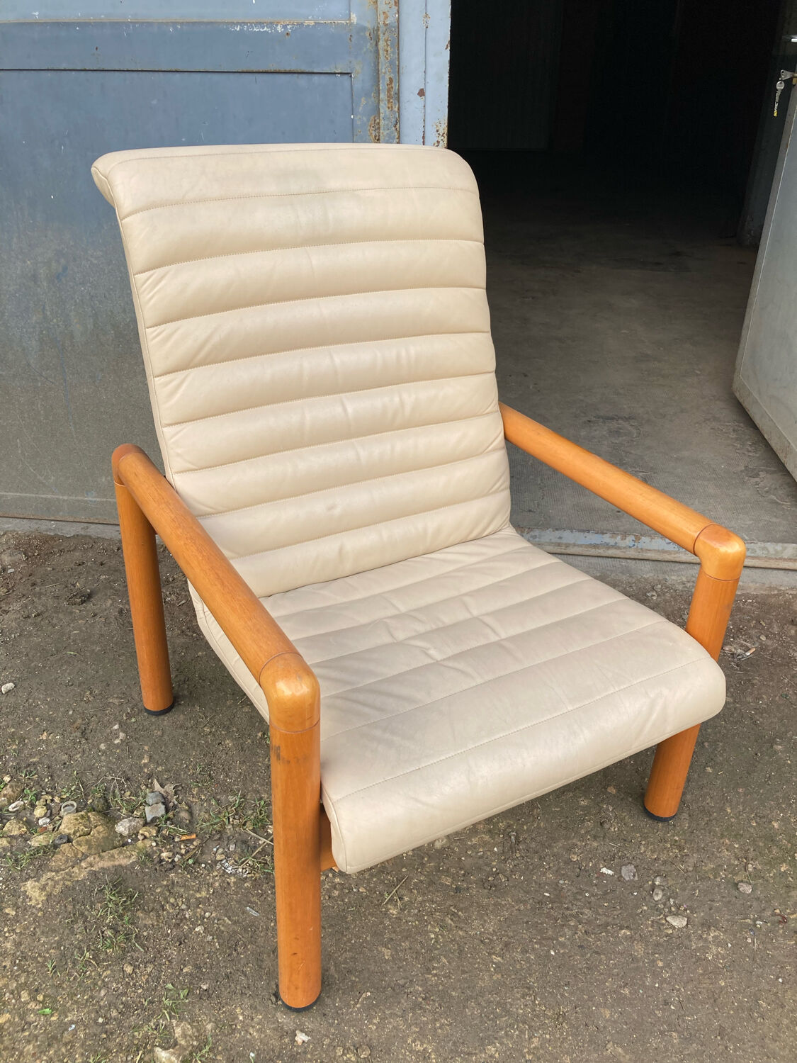 80s cream leather armchair Flàttoto
