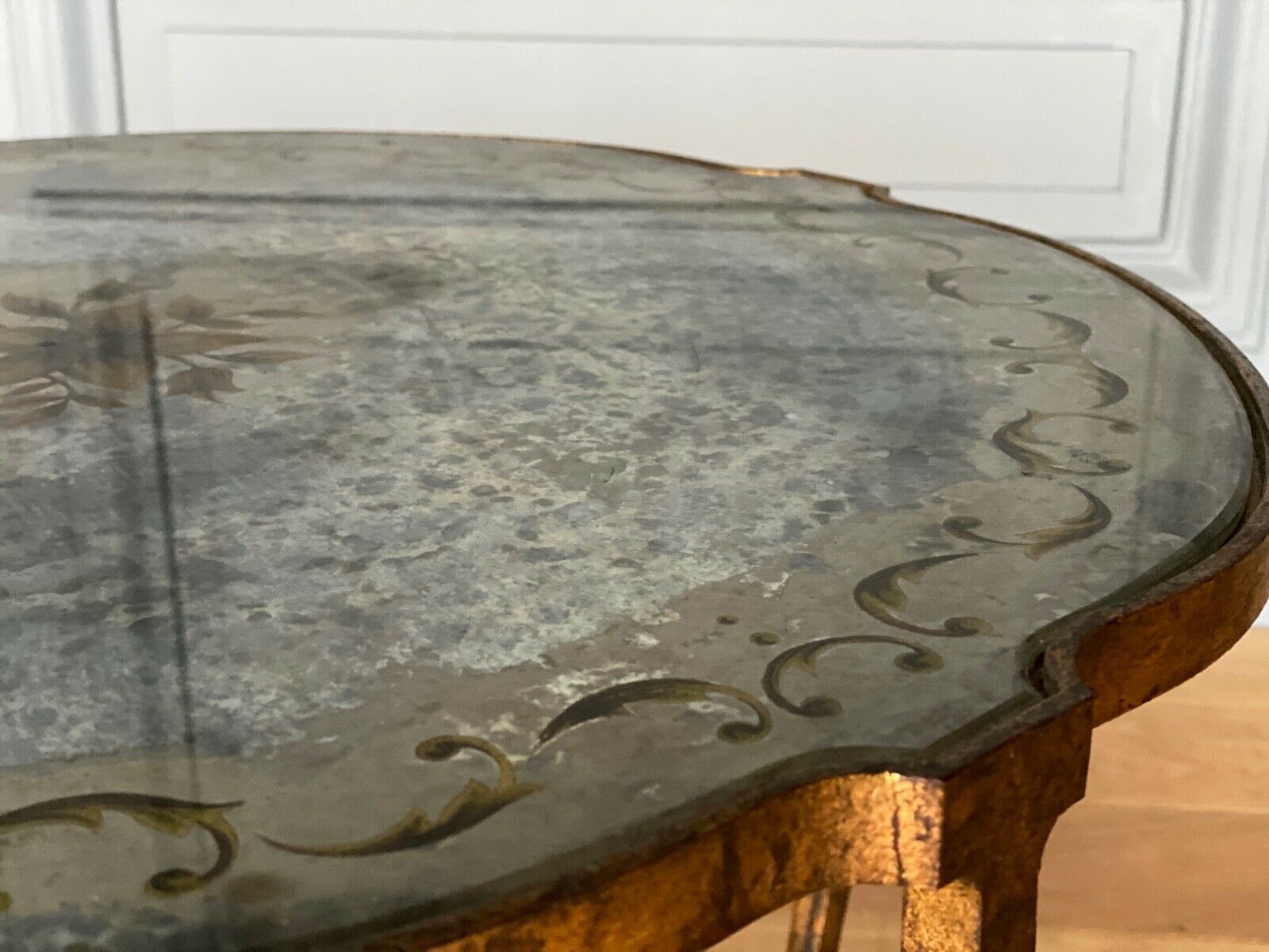 Gueridon 1940 french work ironwork doree plateau eglomise