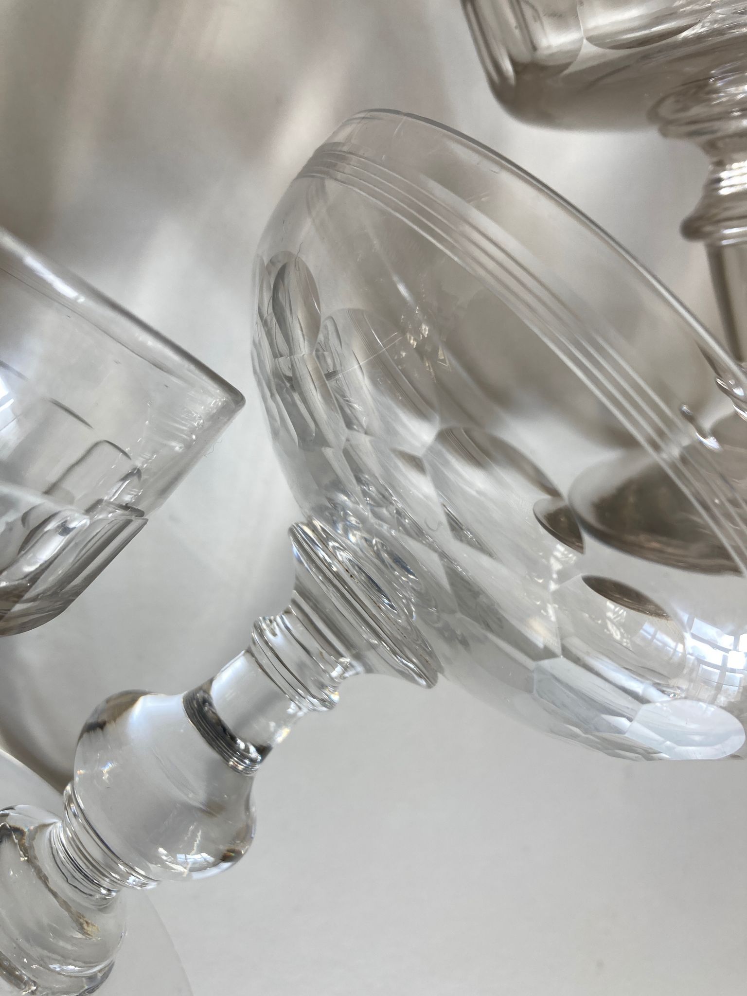 Set of 6 glasses of champagne 19th with flat sides and scales