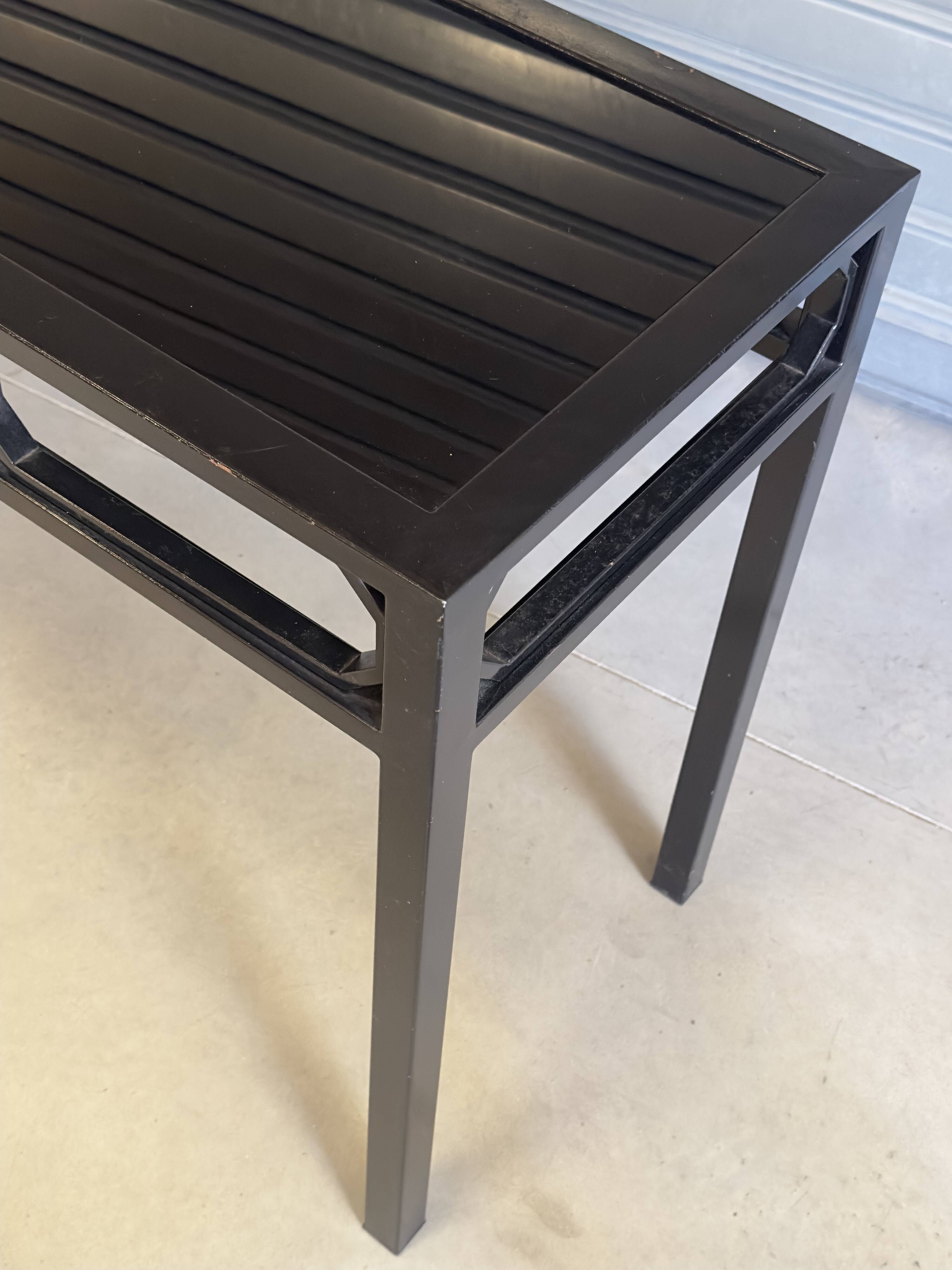 Console noire en métal et plateau de verre