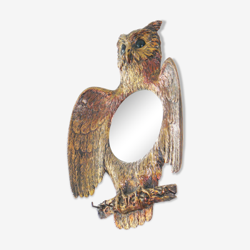 OWL-shaped curved mirror witch