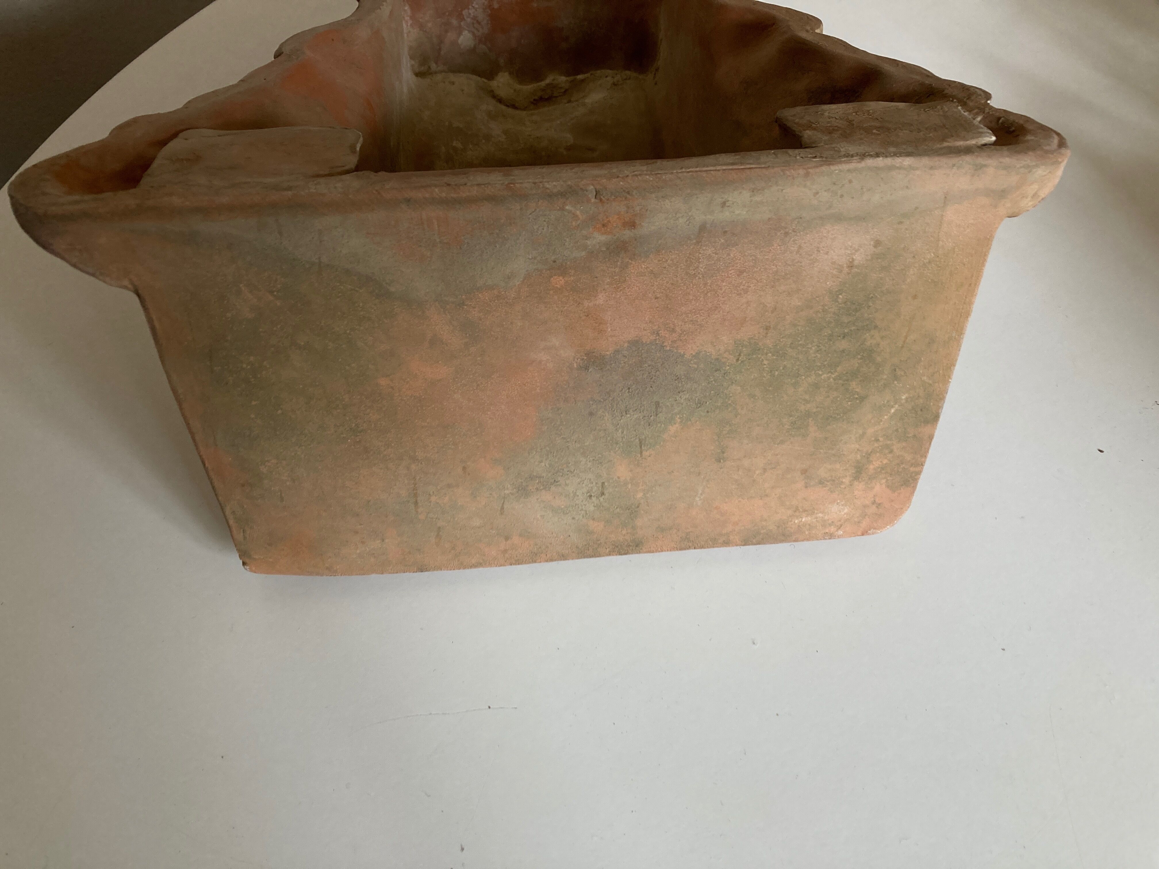 Neo classical console terracotta shelf acanthus leaves