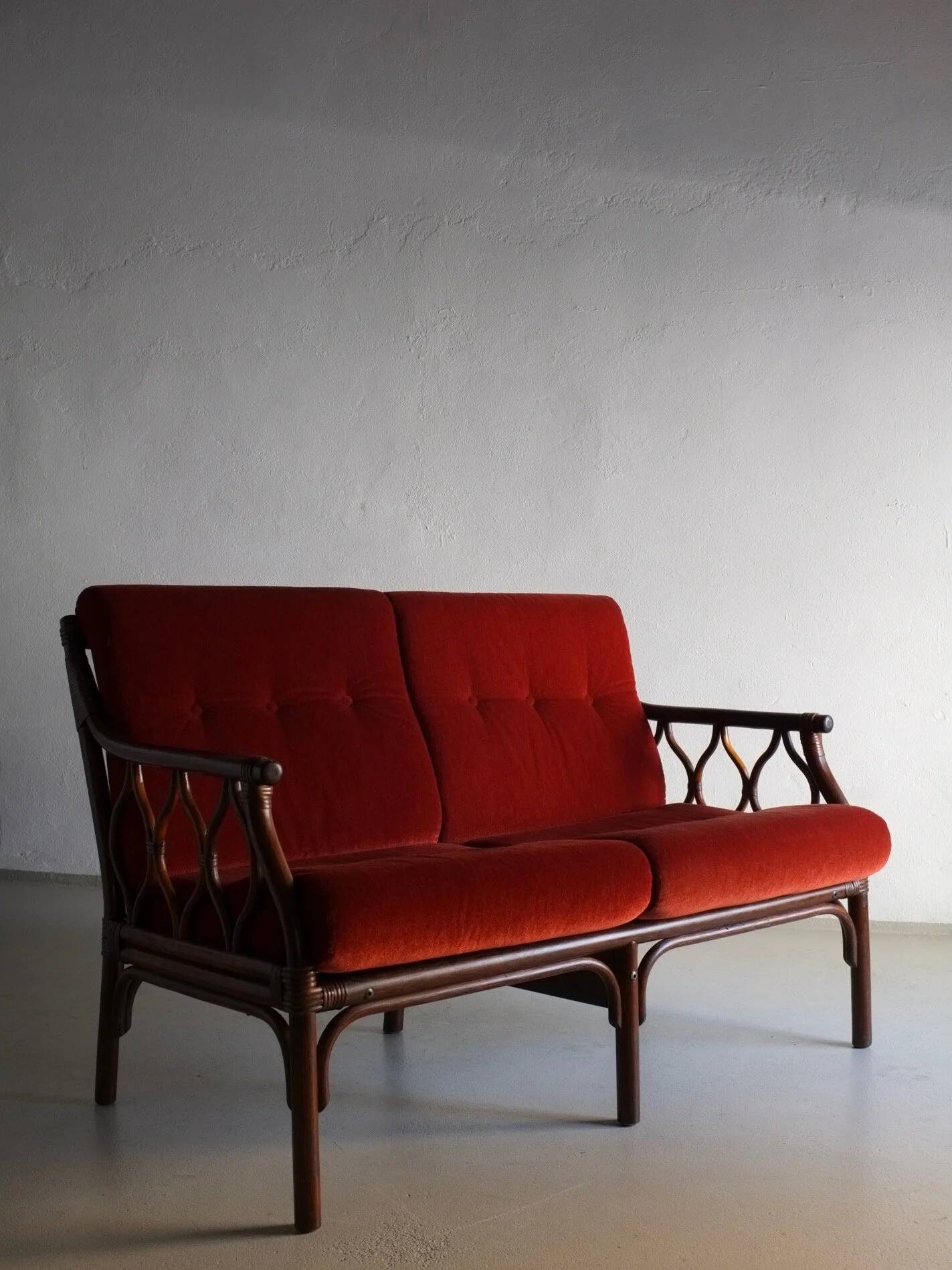 Red velour dark rattan 2-seater sofa | 1980s
