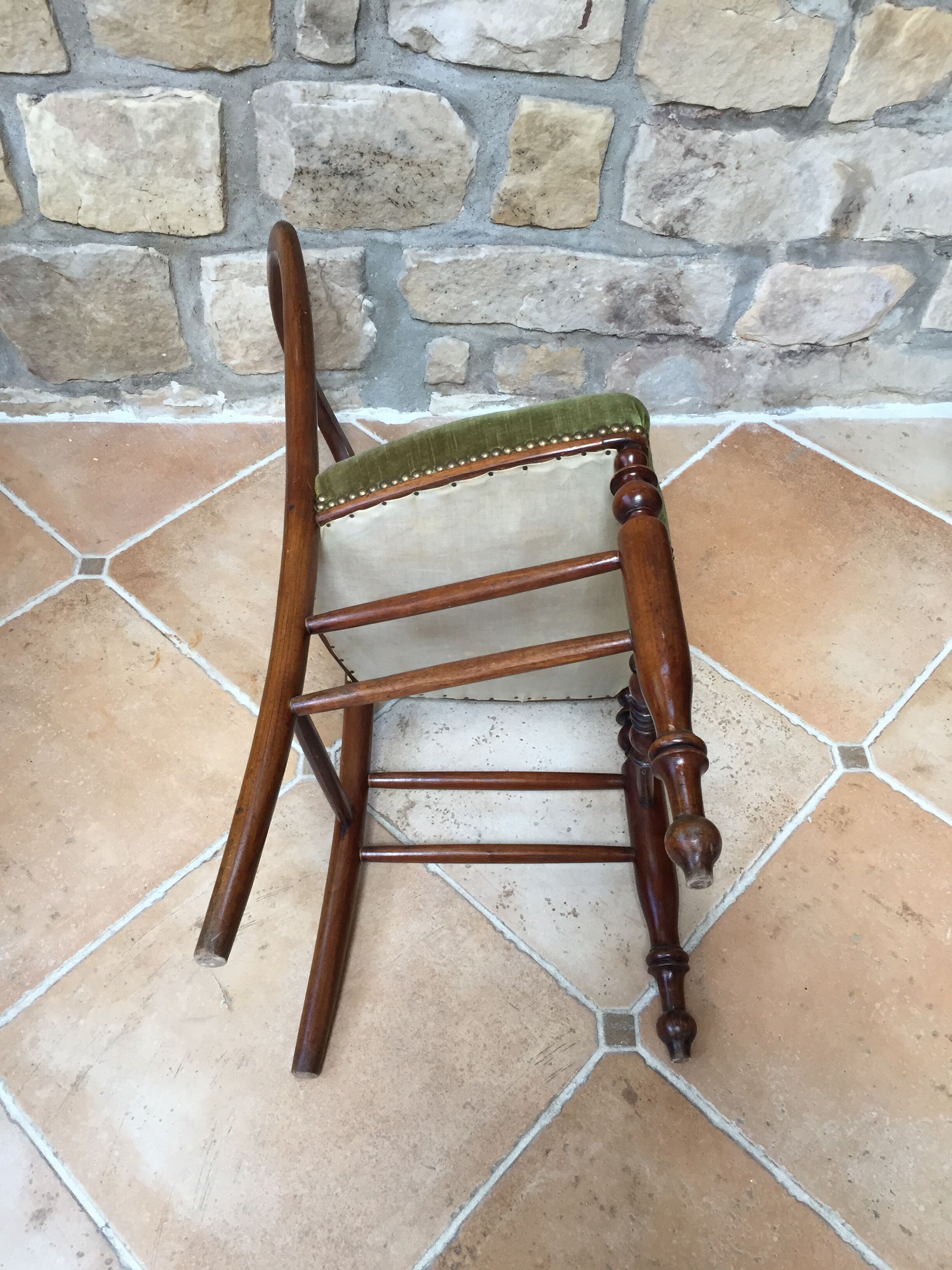 Chaise Louis Philippe en velours vert