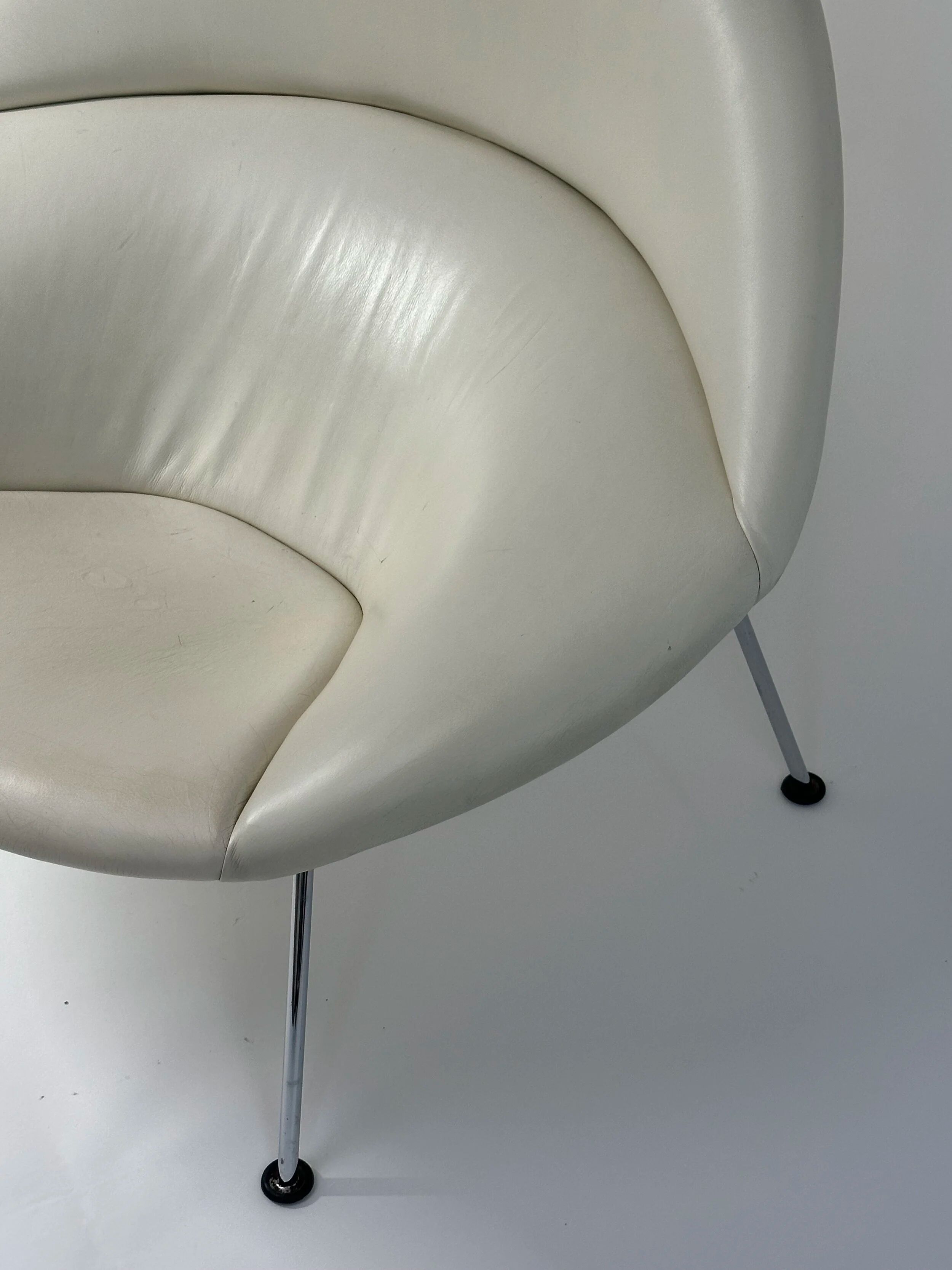 Rare prototype “Globe” lounge chair by Pierre Paulin for Artifort