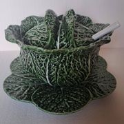 Important cabbage soup tureen and its vintage earthenware dish.