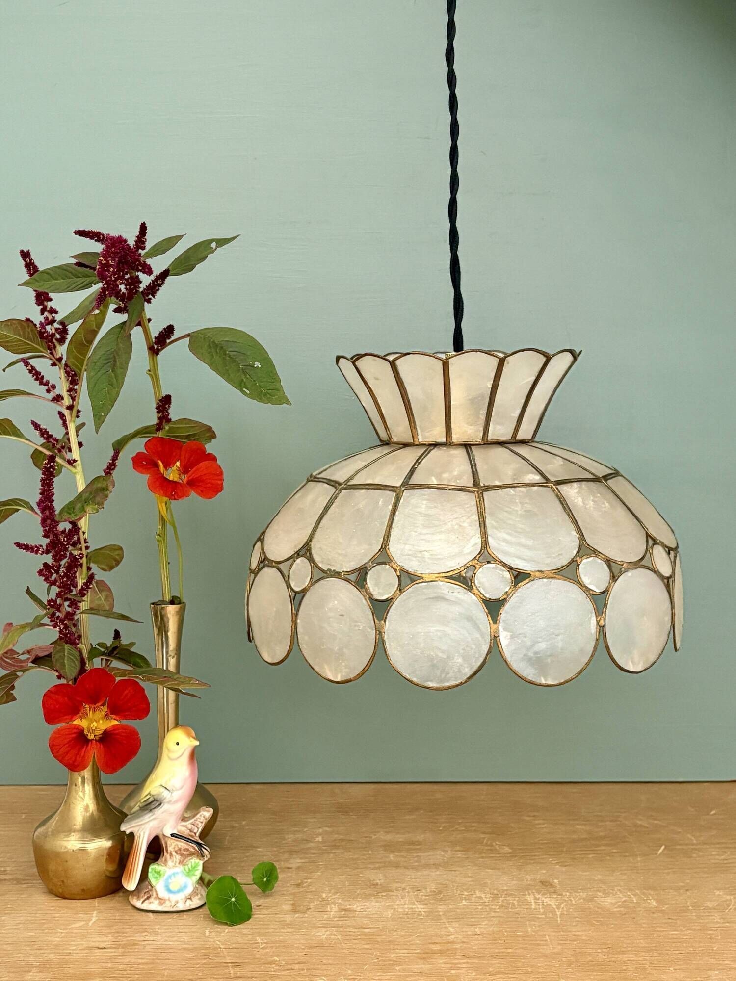 Vintage pearl pendant light