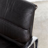 Charles & Ray Eames Soft Pad Chair EA 207 for Herman Miller
