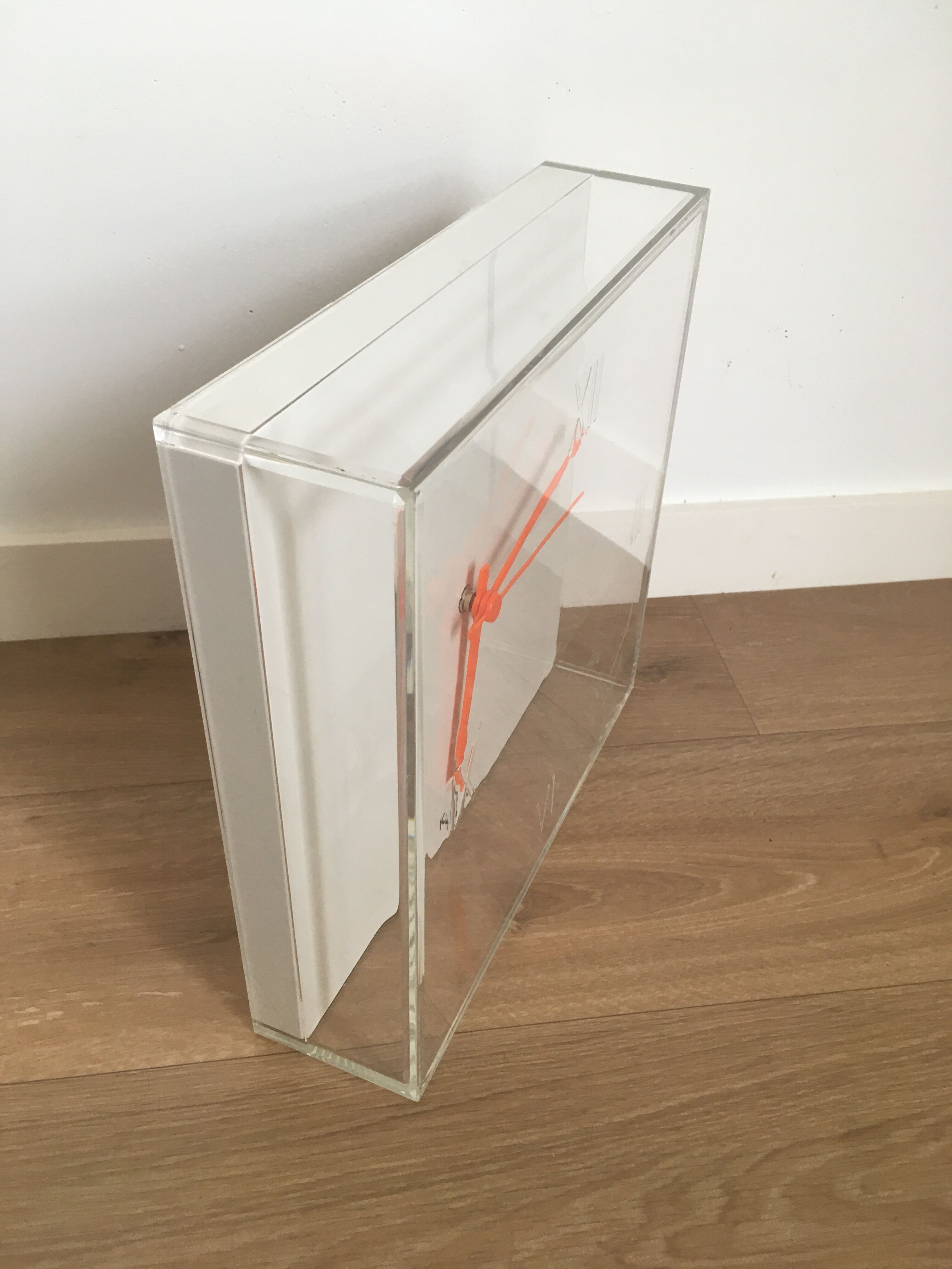 Tic Tac Clock by Kartell Starck - Quitllet