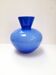 Grand vase italien en opaline bleue