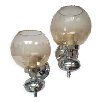 Paire d'appliques murales métal chromé globes verre sablé vintage