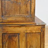 Oak tridarn cabinet, circa 1710