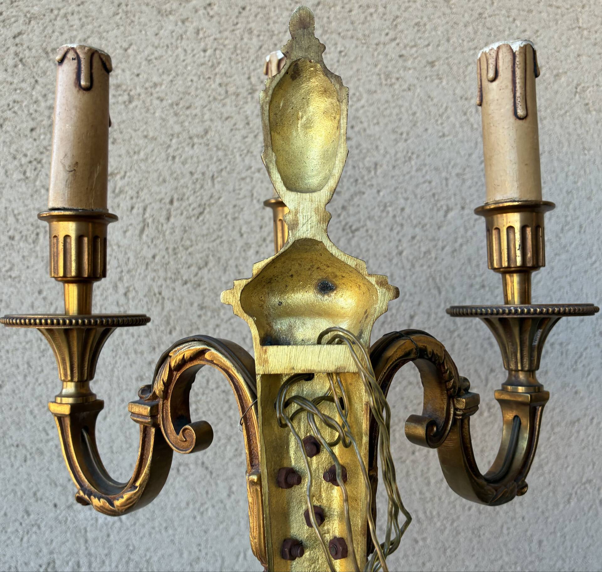 Paires d’appliques bronze Louis XVI Lucien Gau