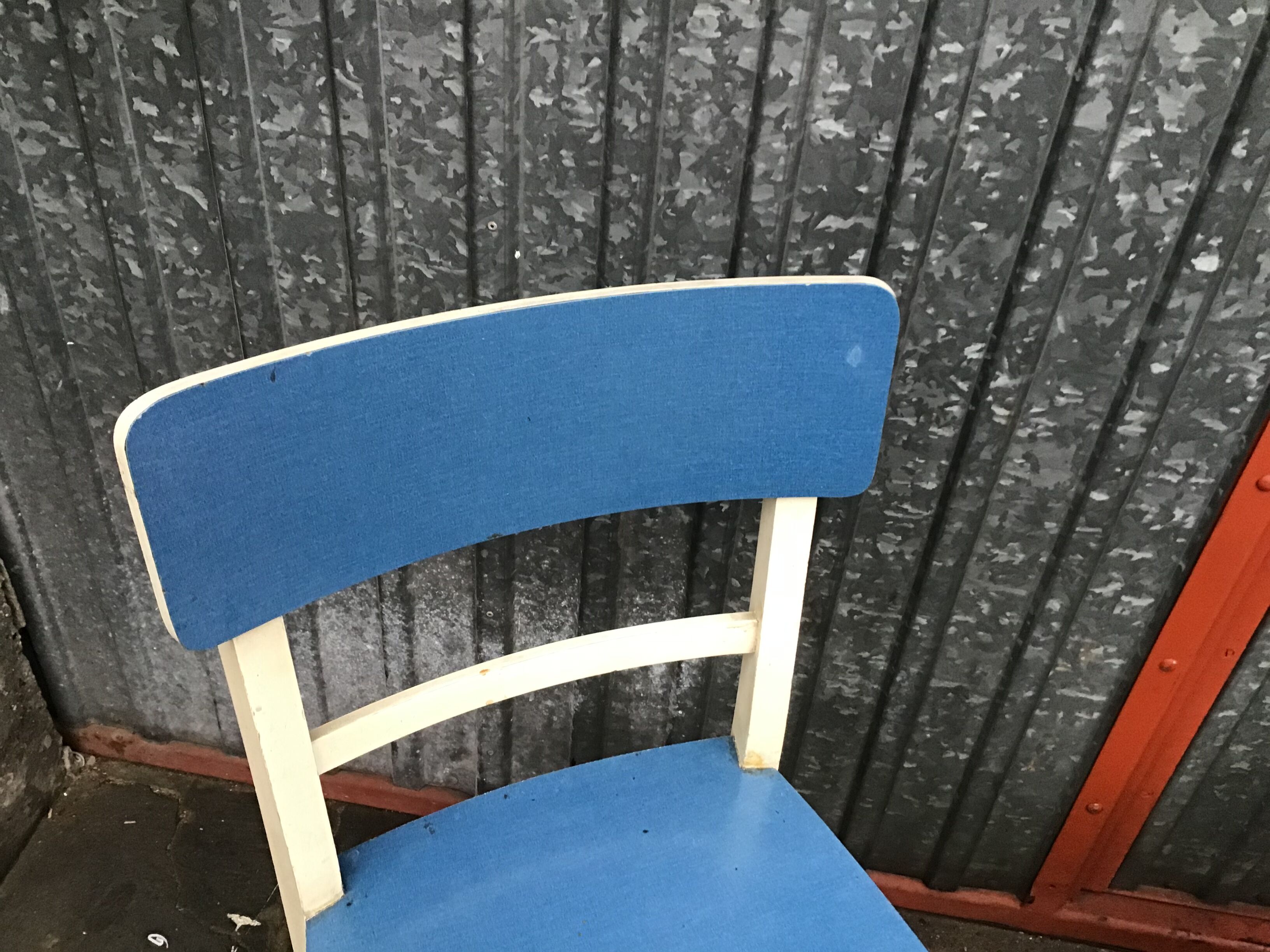 Paire de chaises en bois & formica vintage 1950