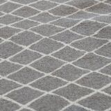 Traditional grey and white berber carpet 200x150cm