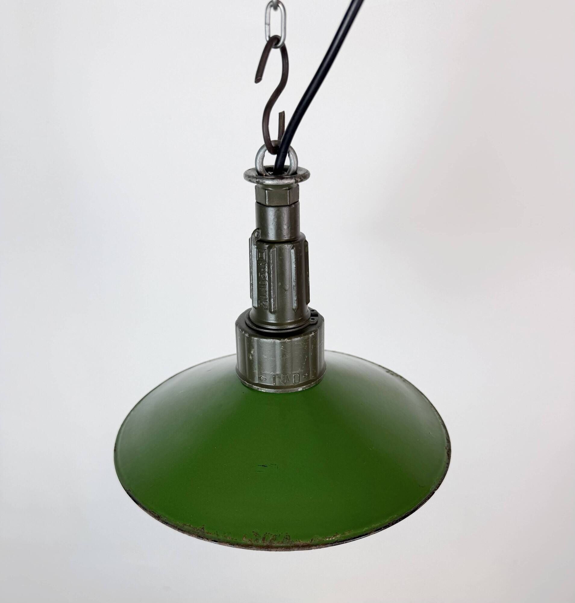 Industrial Green Enamel Military Pendant Lamp with Cast Aluminium Top, 1960