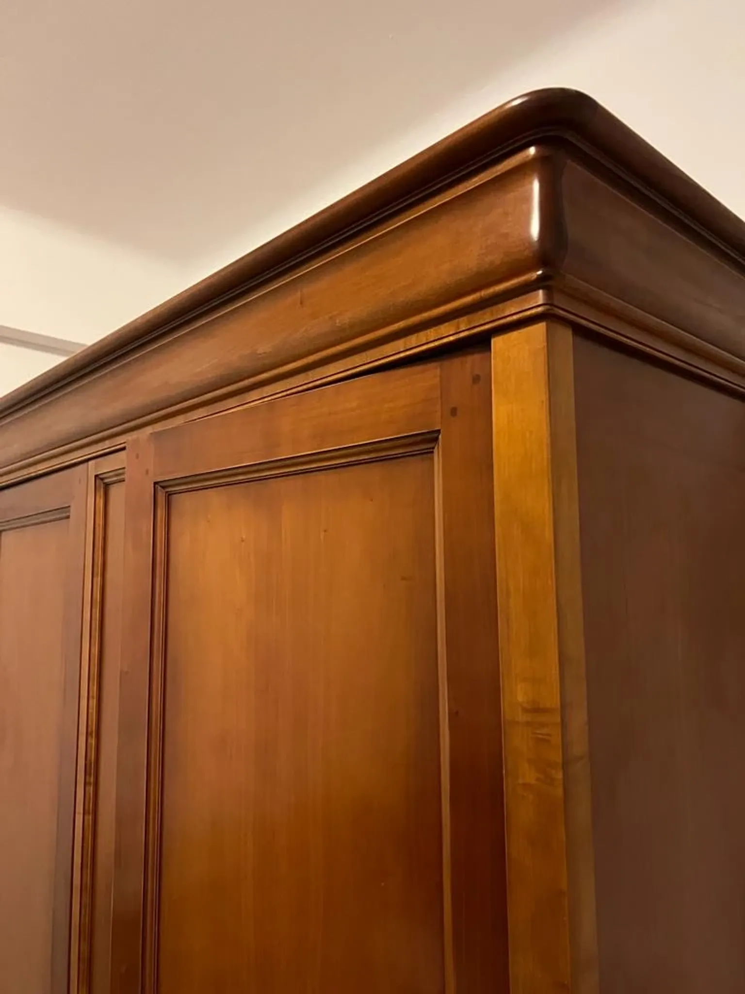 Wooden wardrobe – 2 moulded doors