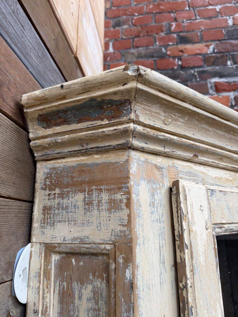 Corner cabinet from the late 19th century.