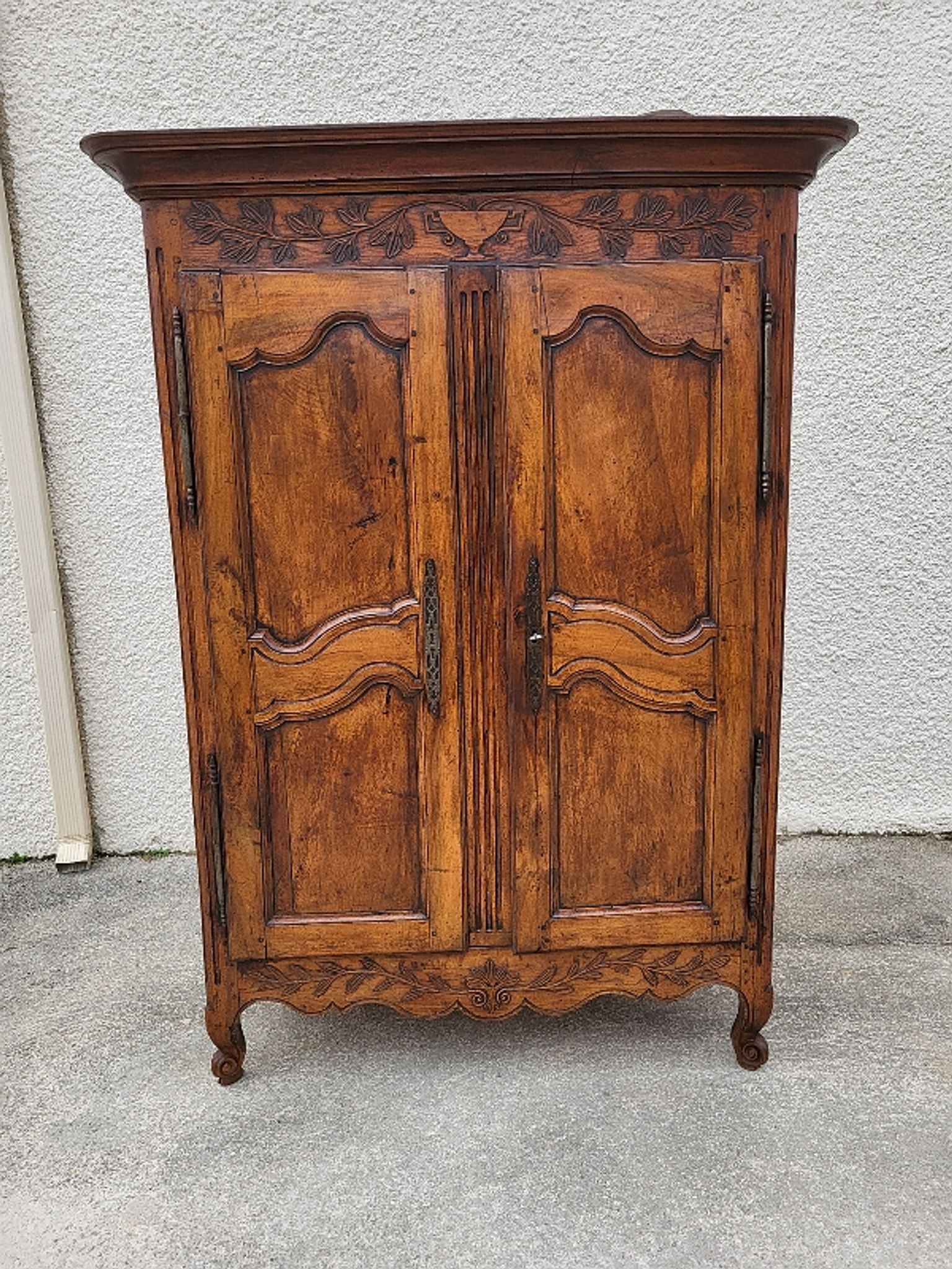 Wardrobe 2 doors louis xv walnut of the xix th siecle