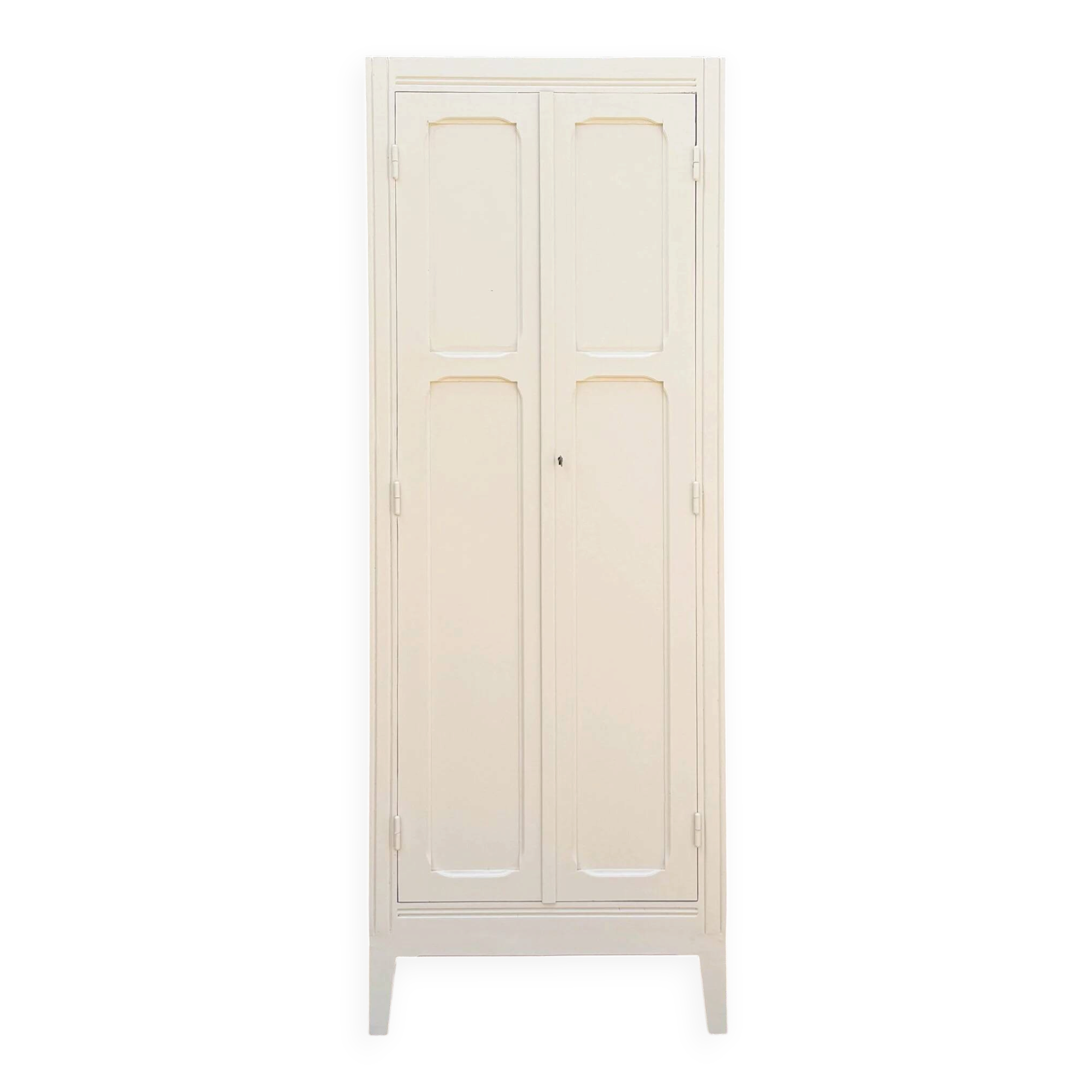 Armoire parisienne