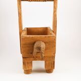 Cache pot indien d'éléphant en bois années 40