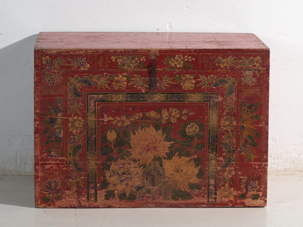 Antique chest painted vermilion red in pine wood – China, circa 1900