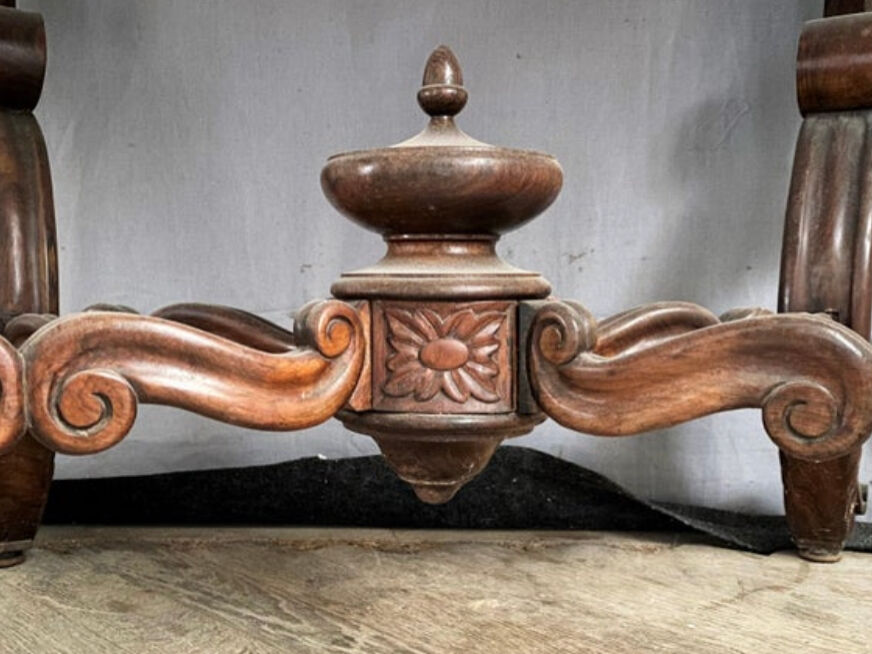 Oval table of Napoleon III period Late nineteenth century