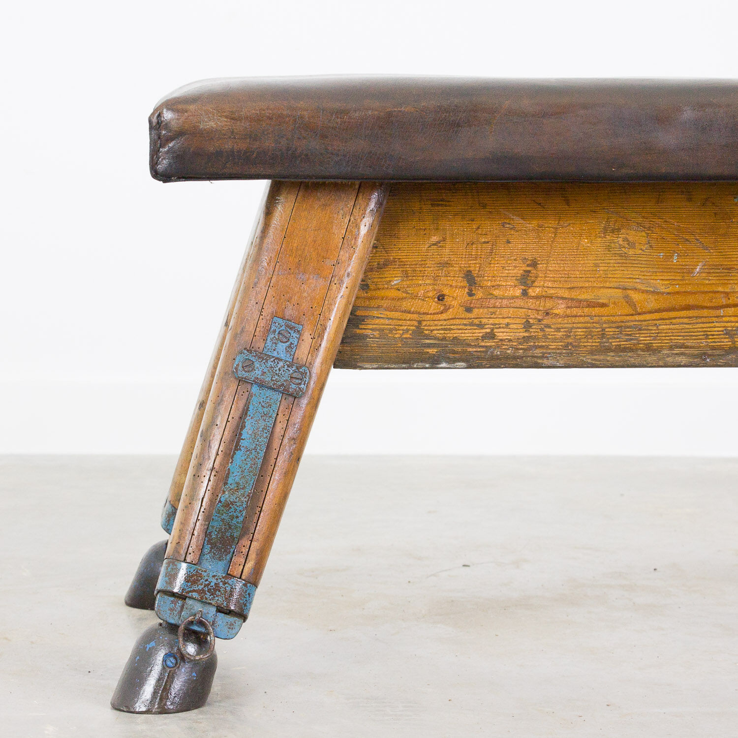 Gymnastics bench leather