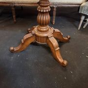 Gueridon Louis Philippe en noyer