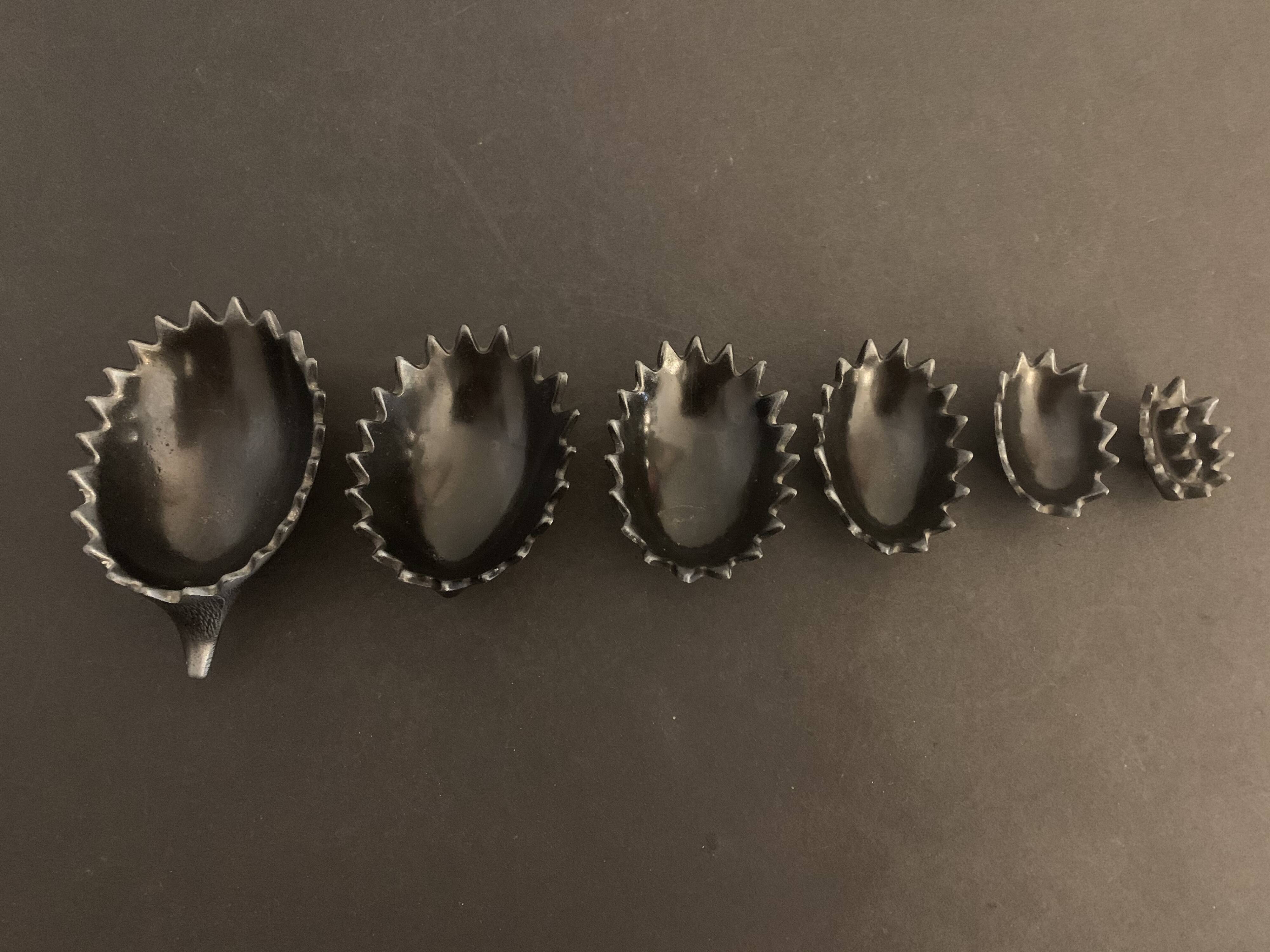 Ashtray 6 hedgehogs in bronze 1950